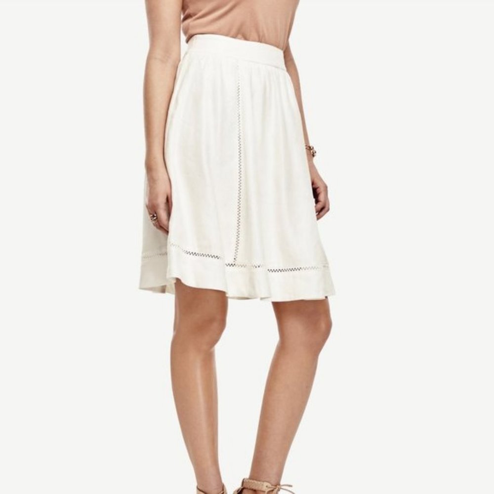 ANN TAYLOR - Cream Linen Knee Length Full Skirt